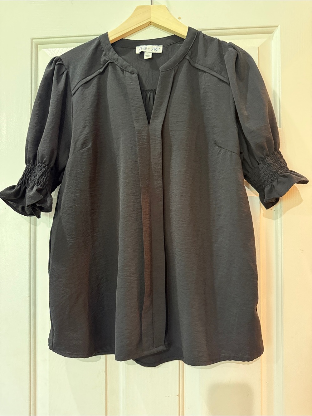 She + Sky Charcoal Puff-Sleeve V-Neck Blouse